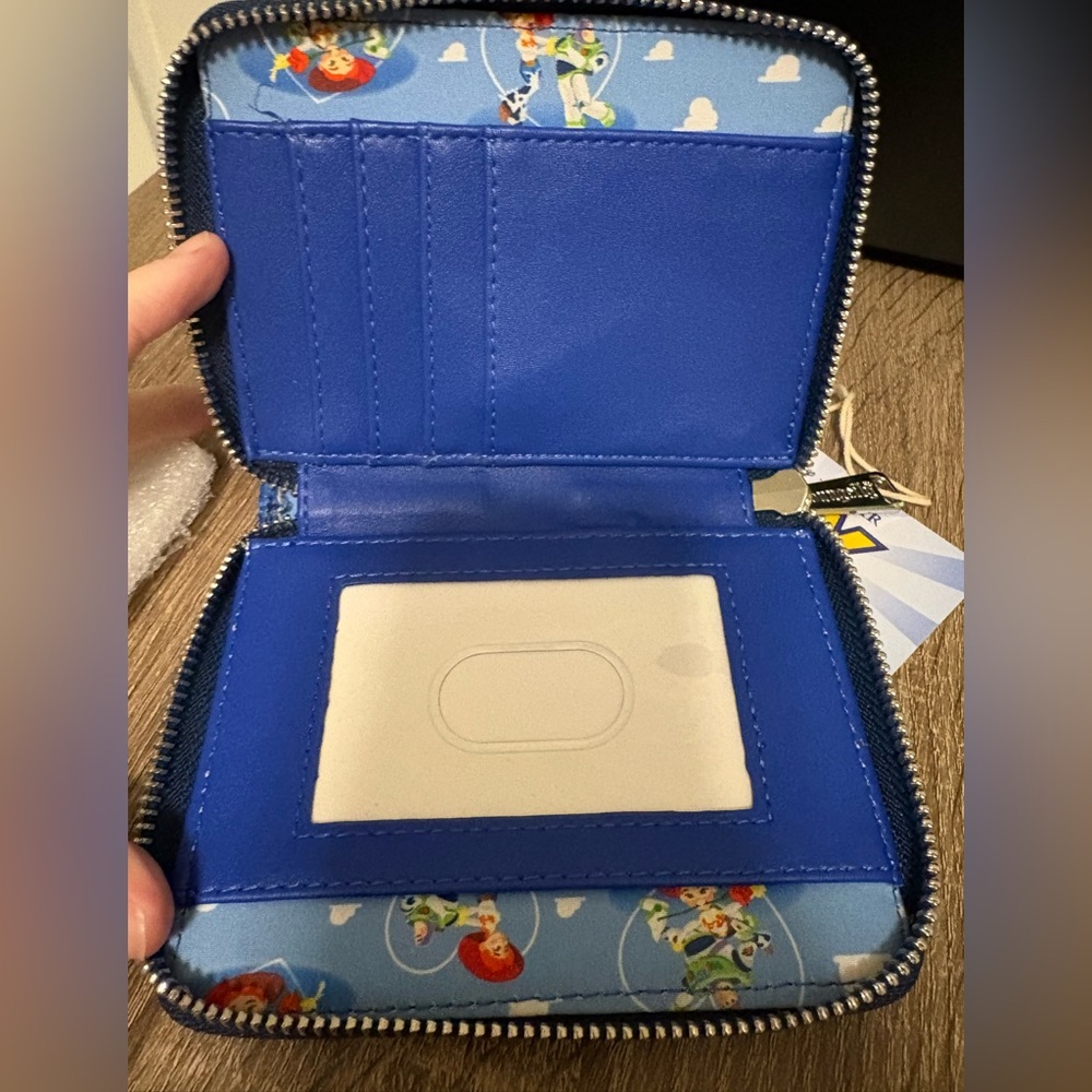 🔥Loungefly Disney-Pixar Toy Story Jessie and Buzz Lightyear Zip Around Wallet - Picture 3 of 3